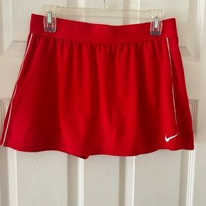 Nike skort- perfect for tennis or just hanging out! 🔥
